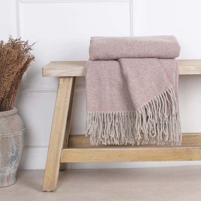 Pure Wool Throw Dusty Pink - escape