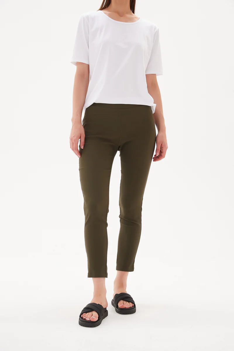 Straight Crop Pant High Ankle