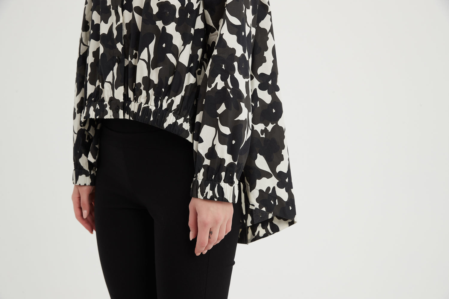 Elastic Front Hem Print Shirt