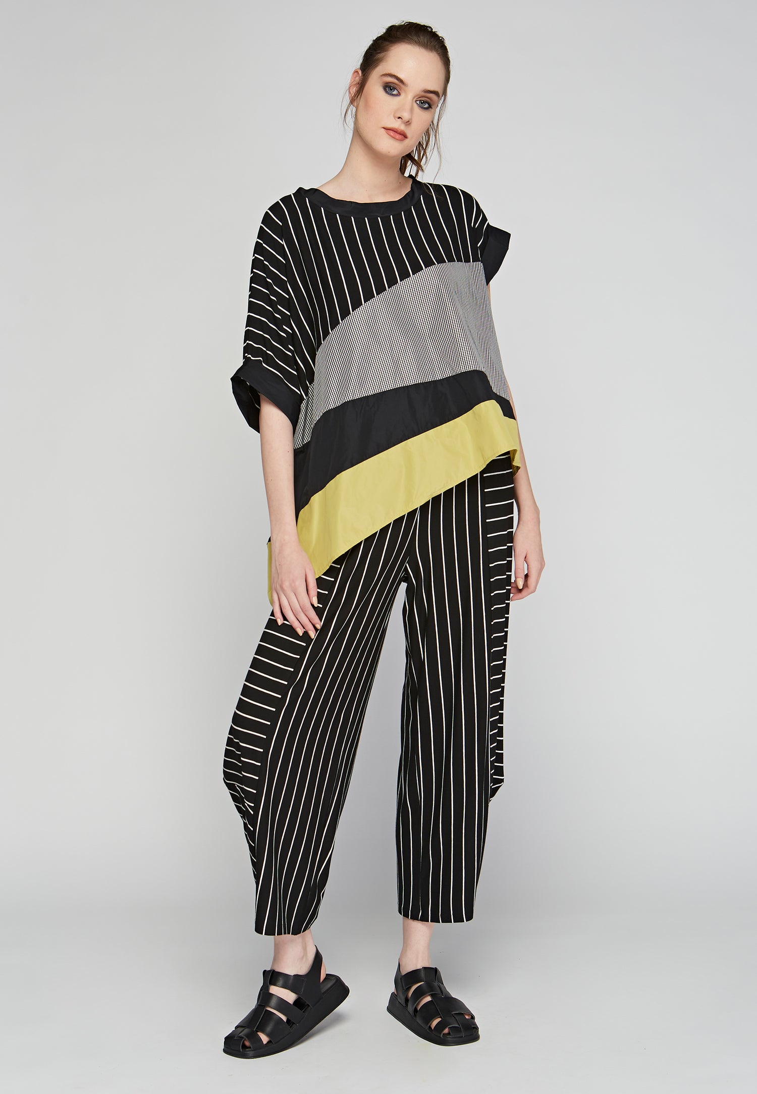 Tapered Ankle Striped Trouser